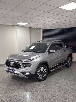 FIAT TORO 2.0 16V TURBO DIESEL RANCH 4WD AT9 FIAT TORO 2.0 16V TURBO DIESEL RANCH 4WD AT9